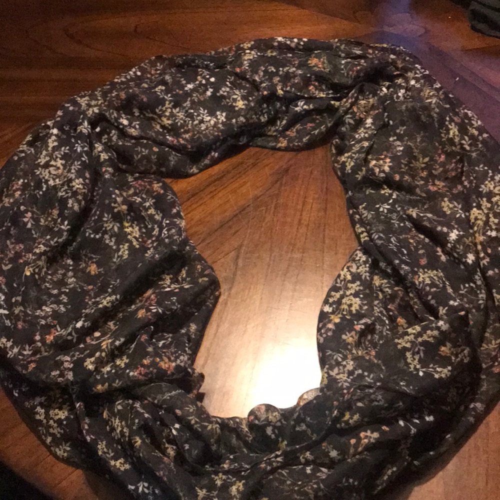 Black infinity scarf